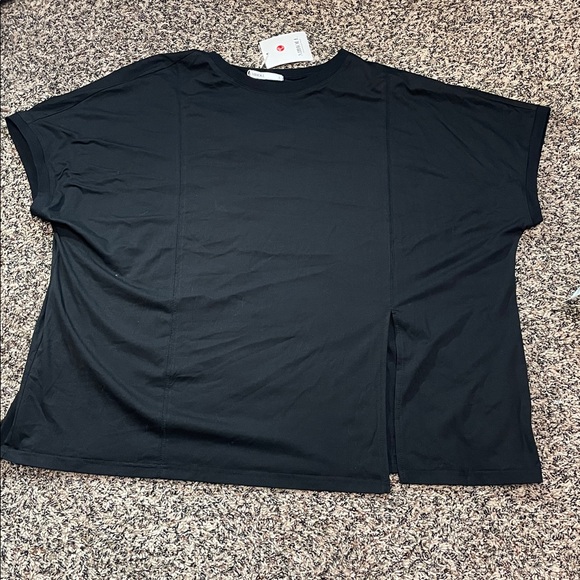 MIHOLL Tops - 🆕 Miholl Split Hem Short Sleeved Woman’s Black Top Relaxed Fit Sz L | NWT